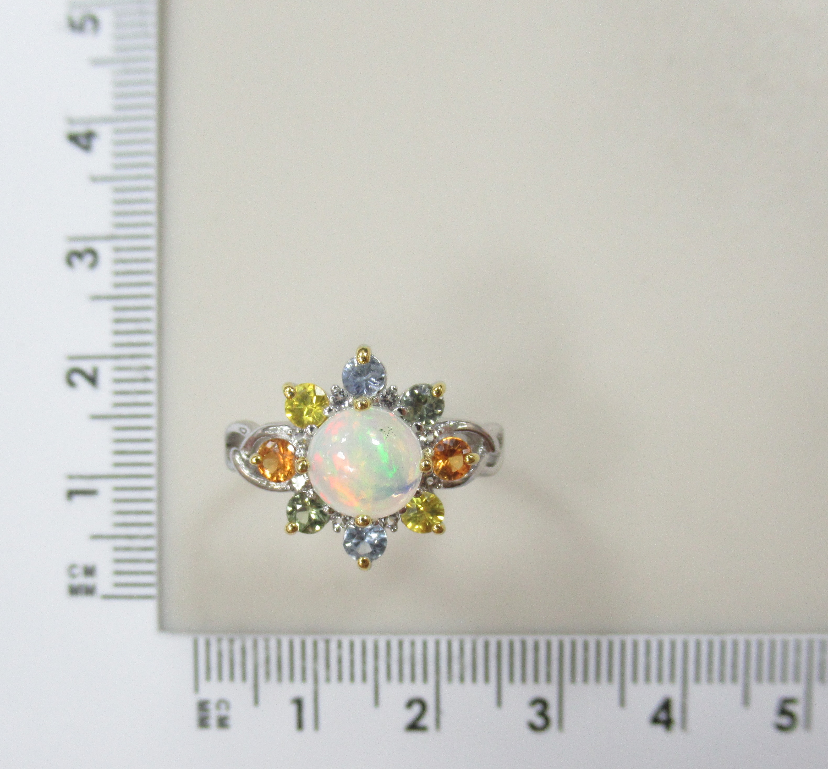 Серебряное кольцо с опалом и мультисапфирами "Цветок"